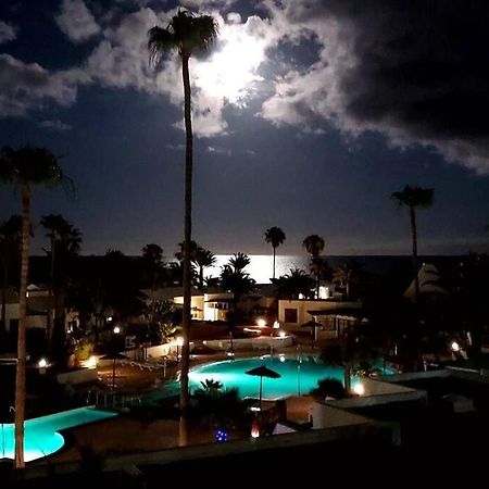 Luxury Ocean View Playa Roca Apartment Costa Teguise Ngoại thất bức ảnh