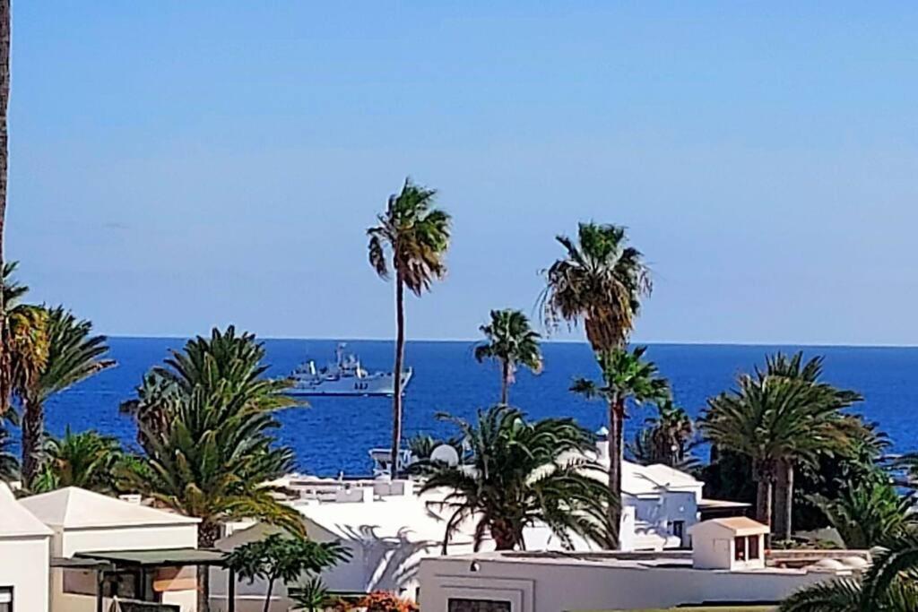 Luxury Ocean View Playa Roca Apartment Costa Teguise Ngoại thất bức ảnh