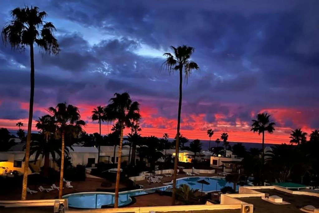 Luxury Ocean View Playa Roca Apartment Costa Teguise Ngoại thất bức ảnh