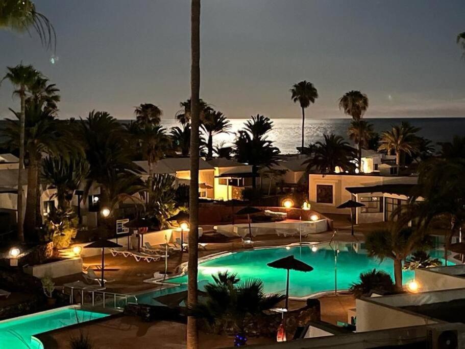 Luxury Ocean View Playa Roca Apartment Costa Teguise Ngoại thất bức ảnh