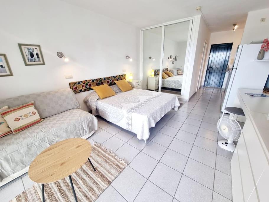 Luxury Ocean View Playa Roca Apartment Costa Teguise Ngoại thất bức ảnh