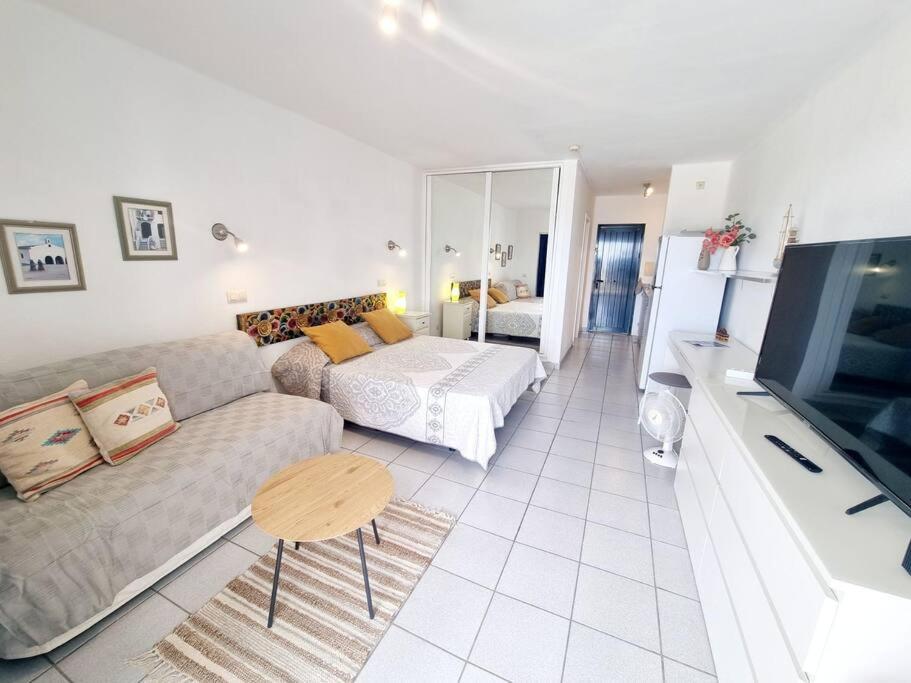 Luxury Ocean View Playa Roca Apartment Costa Teguise Ngoại thất bức ảnh