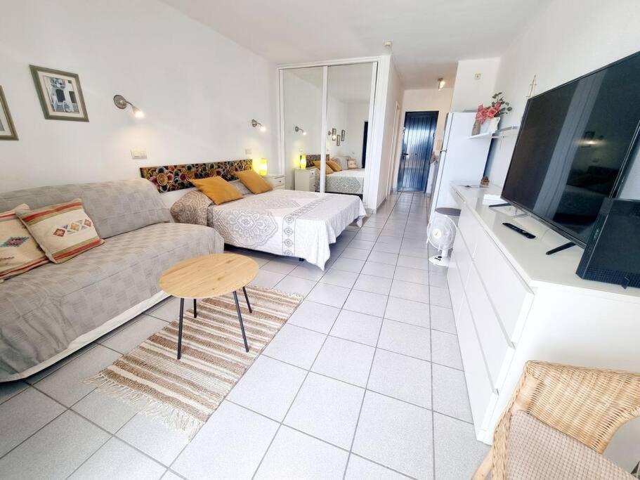 Luxury Ocean View Playa Roca Apartment Costa Teguise Ngoại thất bức ảnh